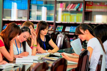 "Sinh viên Việt Nam học quá nhiều, điểm số rất cao nhưng lại thiếu kỹ n...