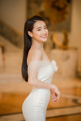 Chị gái nói về tin Nhã Phương mang bầu 3 tháng với Trường Giang